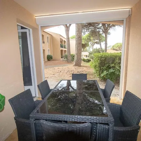 Very Nice 35 M With Gardenterrace And Pool Saint-Raphaël